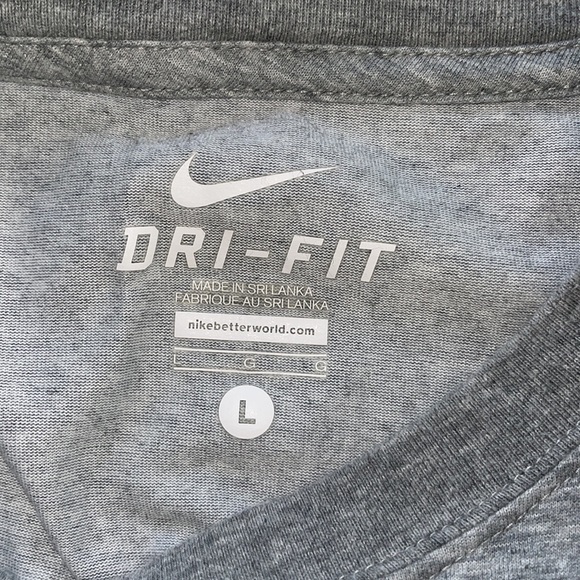 Nike Dry-Fit Football t-shirt - Picture 3 of 10